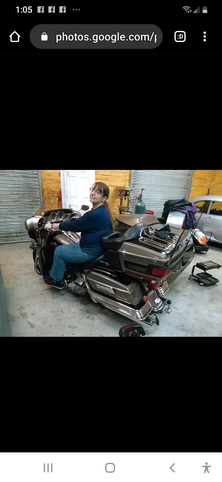 Darlene Smith Meadow on her 04 Ultraglide